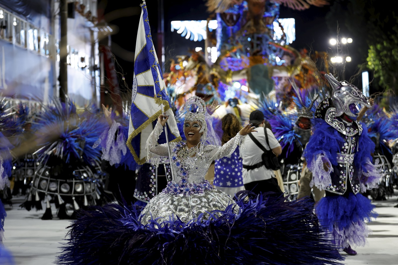 Acadêmicos de Niterói no desfile da Série Ouro