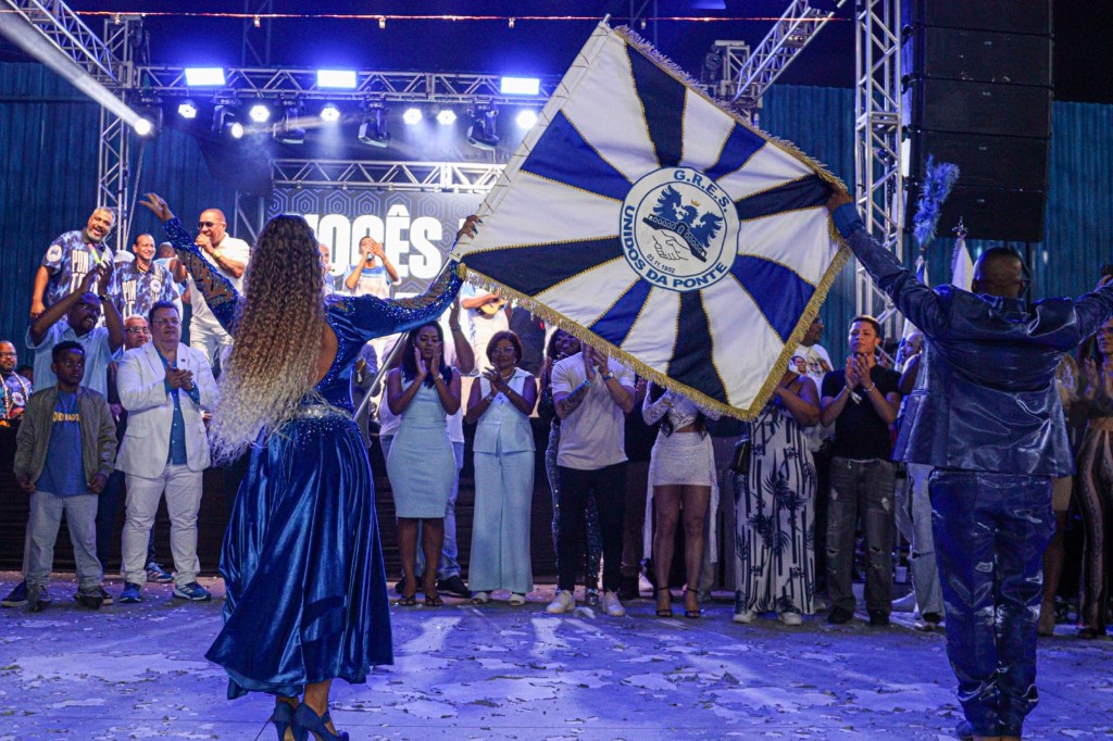Unidos da Ponte apresenta o pavilhão na feijoada de lançamento do samba-enredo Tybyras para o Carnaval 2027